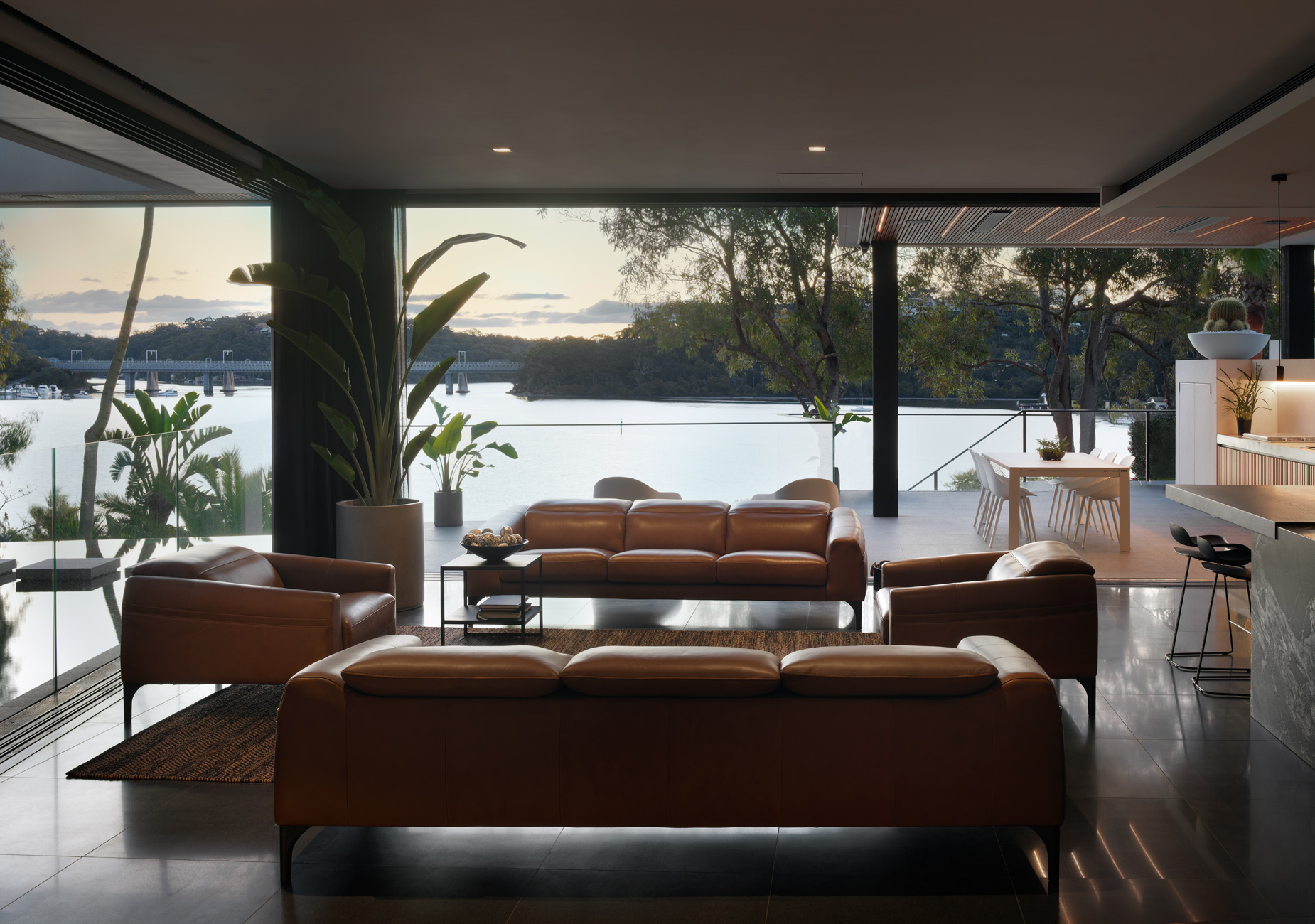 luke-butterly-2020-Oyster-Bay-House-by-Couvaras-Architecture-Sydney-NSW--22